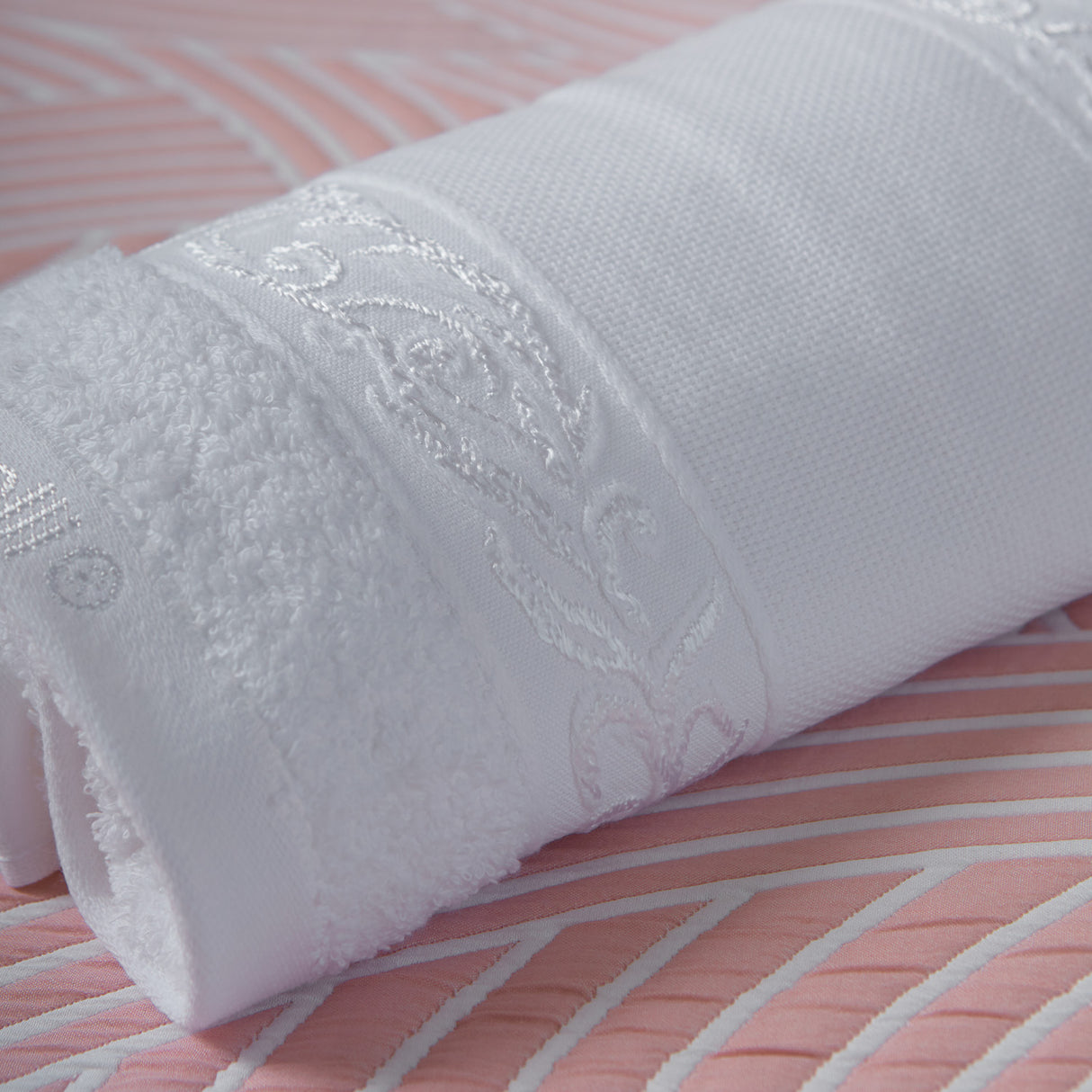 Set Asciugamani 3+3 da Ricamo Botticelli Home Aida