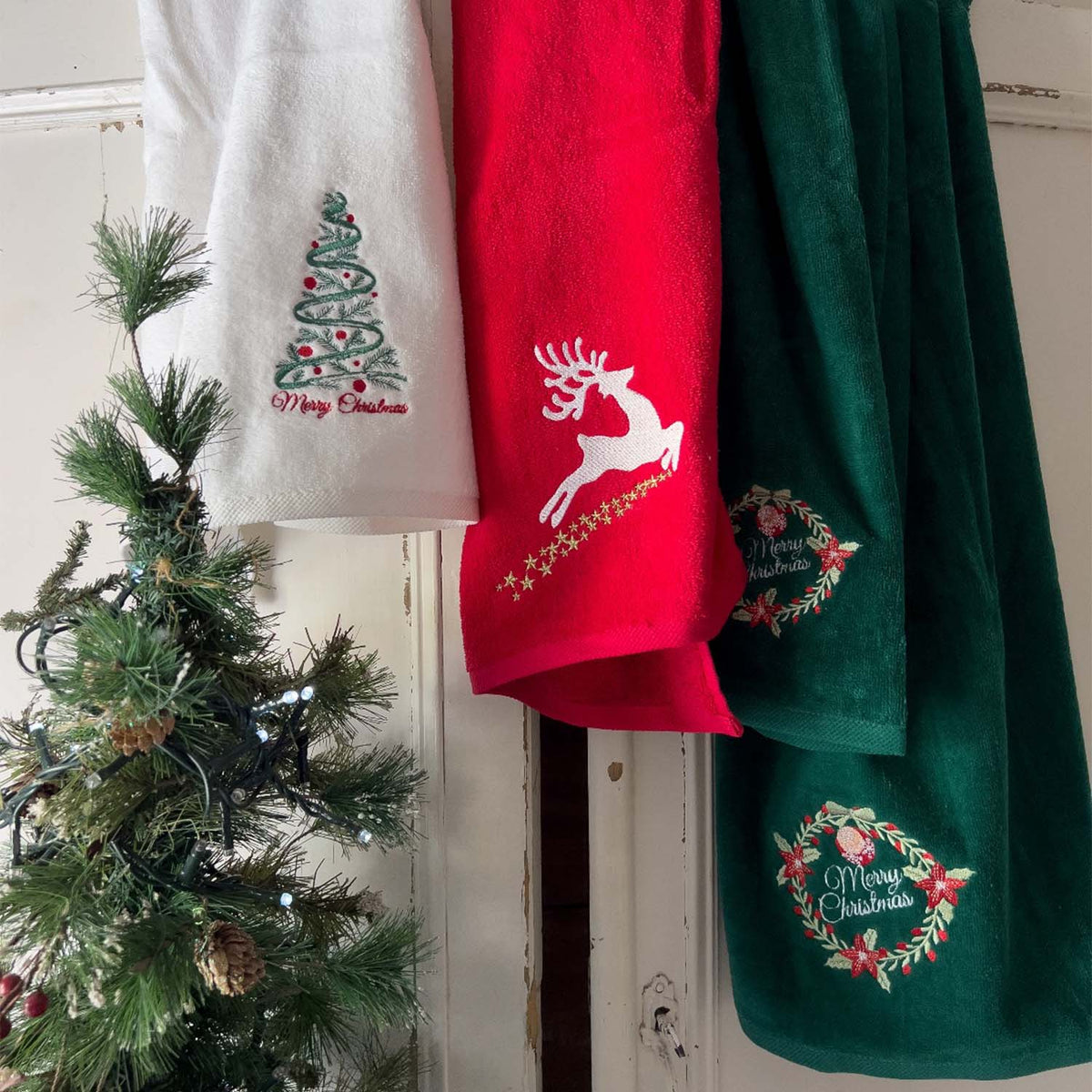 Blanc Mariclo - Set Asciugamani in spugna rosso - Favola di Natale | Idea Regalo & Bomboniera