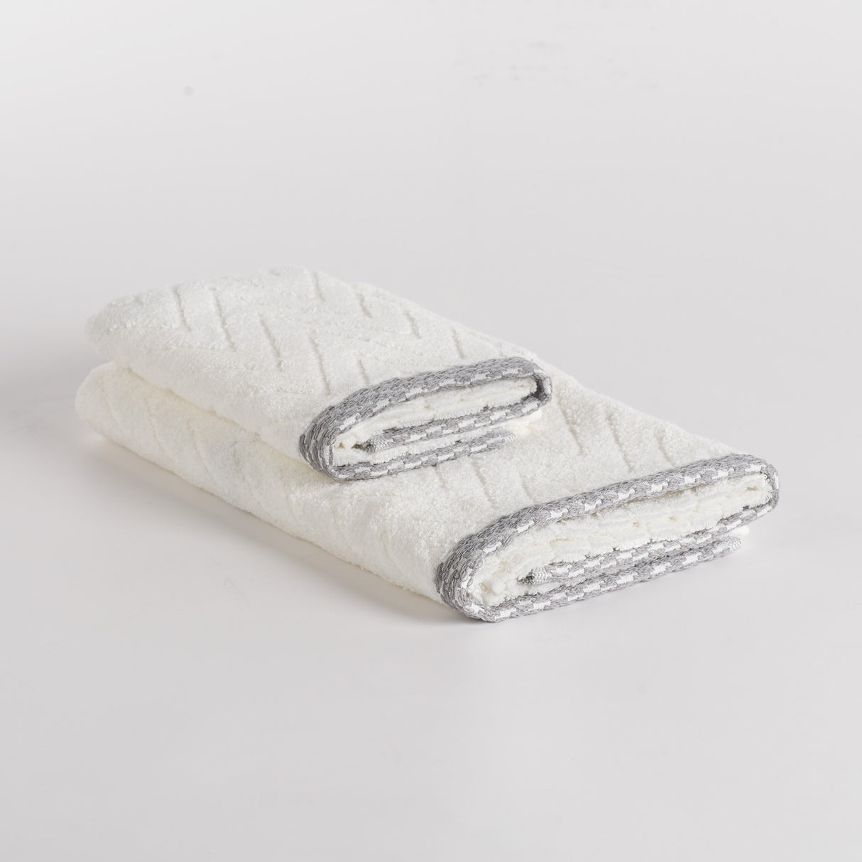 Maè Face + Gästehandtuch-Set von Via Roma, 60 Chevron All Over