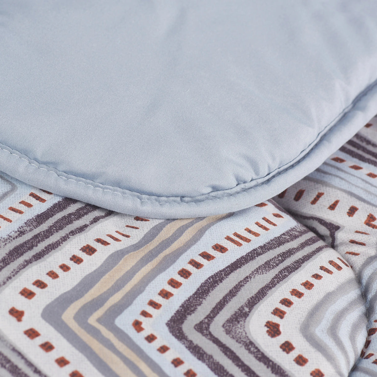 Maè Doppelsteppdecke von Via Roma, 60 Chevron