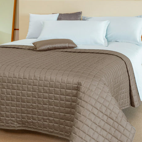 Neith Jewel Satin-Doppelsteppdecke