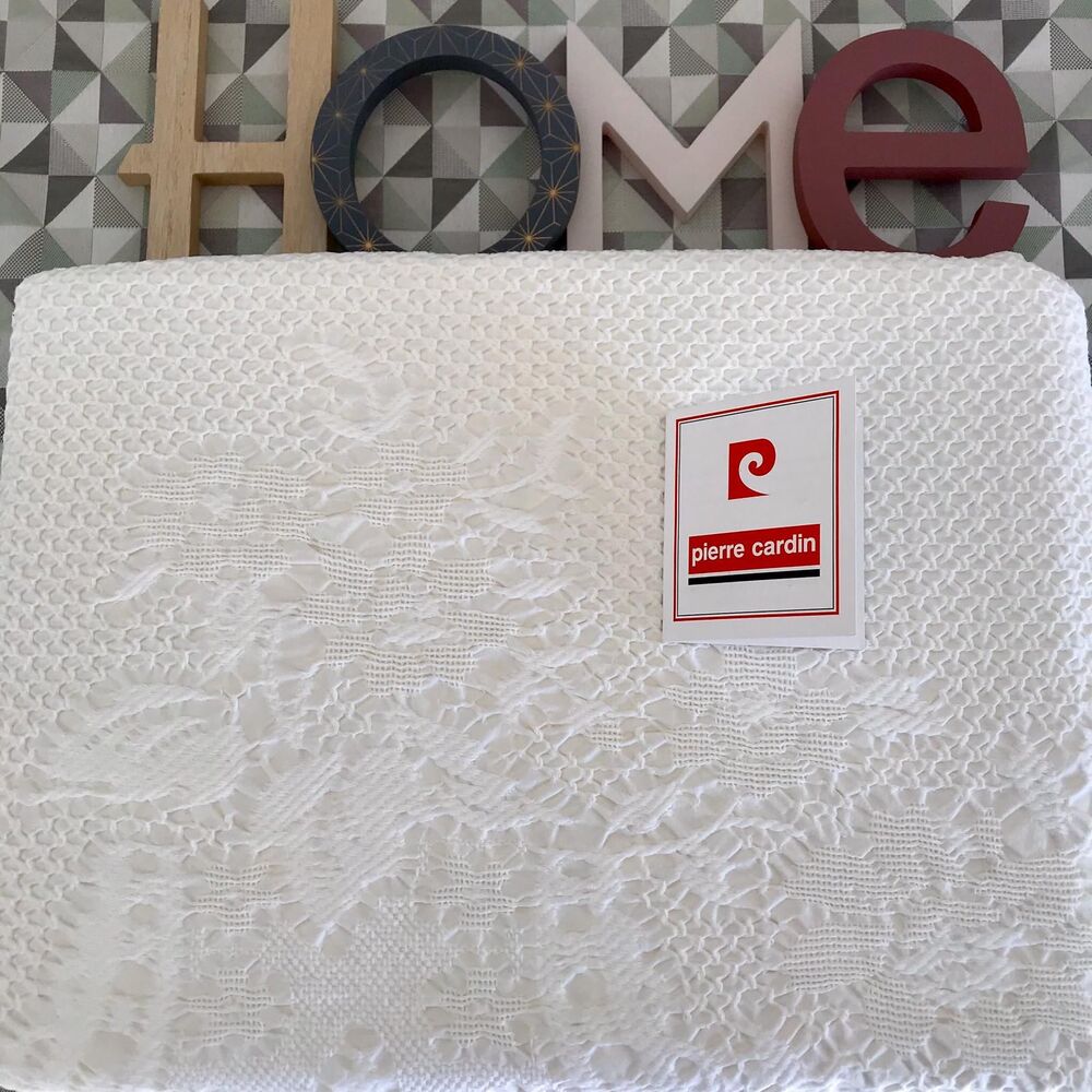 Elegante Pierre Cardin Vienna Tagesdecke für Doppelbett