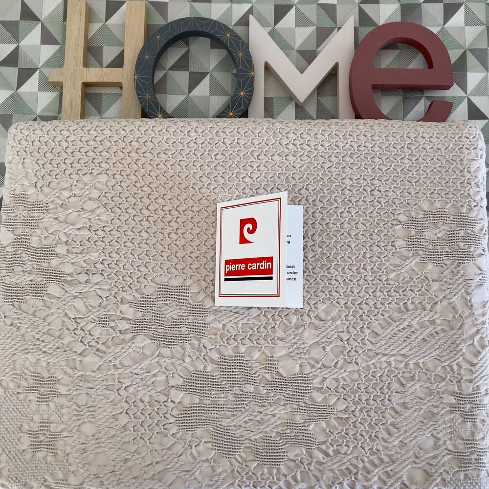 Elegante Pierre Cardin Vienna Tagesdecke für Doppelbett