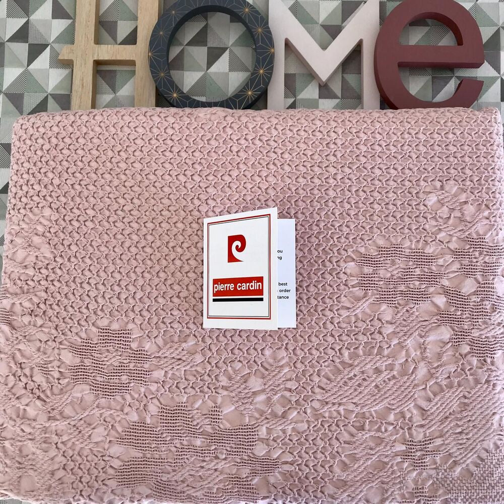 Elegante Pierre Cardin Vienna Tagesdecke für Doppelbett