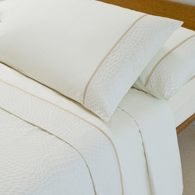 Dea Battaglia Bao Double Bed Set