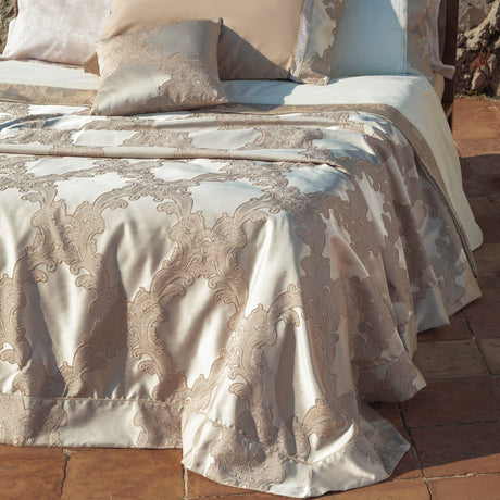Battle Goddess Periwinkle Doppelbett-Tagesdecke, 270 x 270 cm