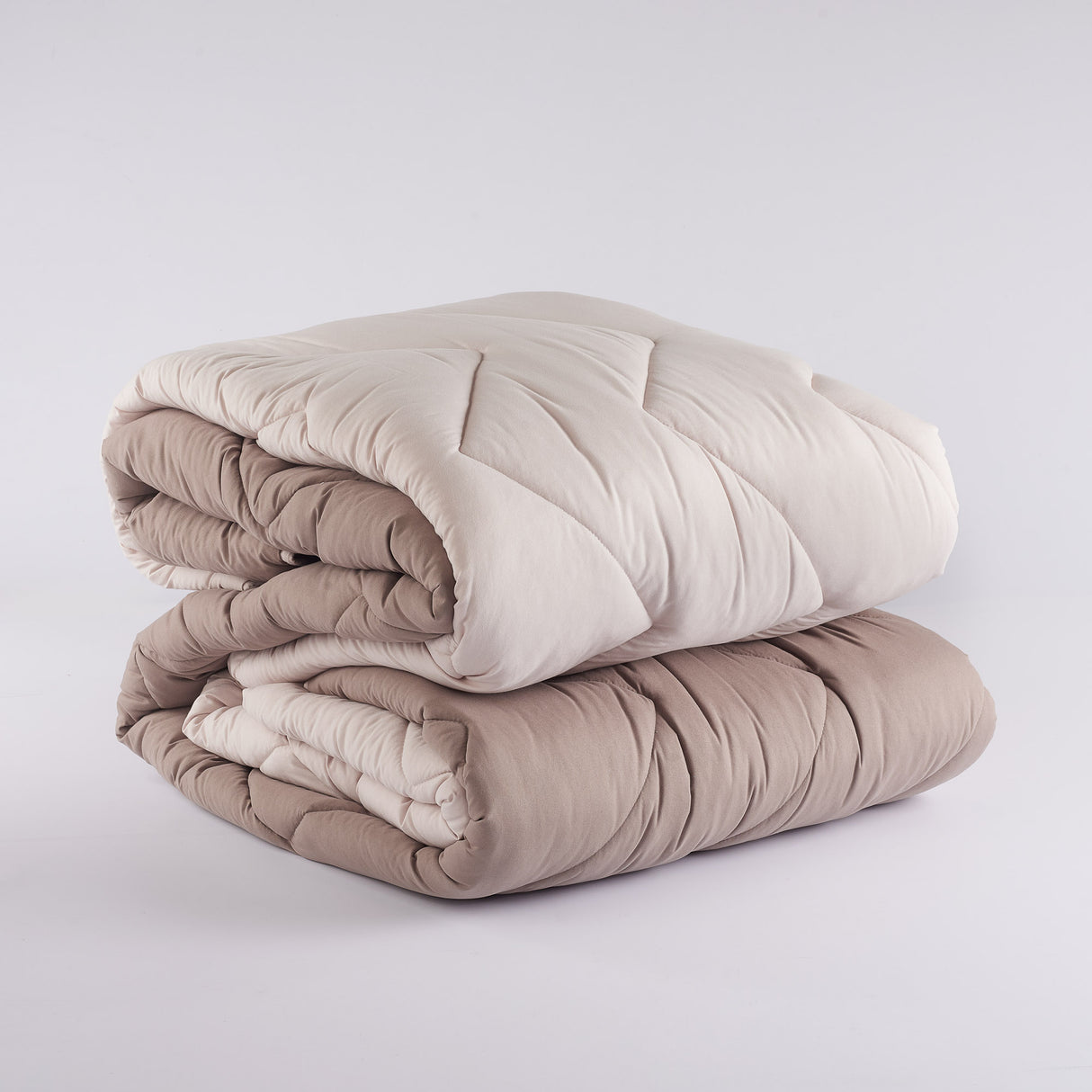 Teknotime Maè Non-Iron Quilt by Via Roma, 60 In Colors