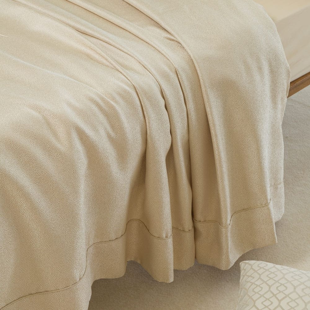 Elegant double bedspread Dea Battaglia Laura